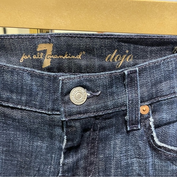 7 FOR ALL MANKIND ~ Lot of Two Pairs Dojo Crop Jeans Medium and Dark Wash - Picture 12 of 16